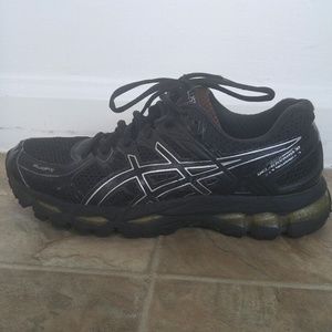 Black women's Asics